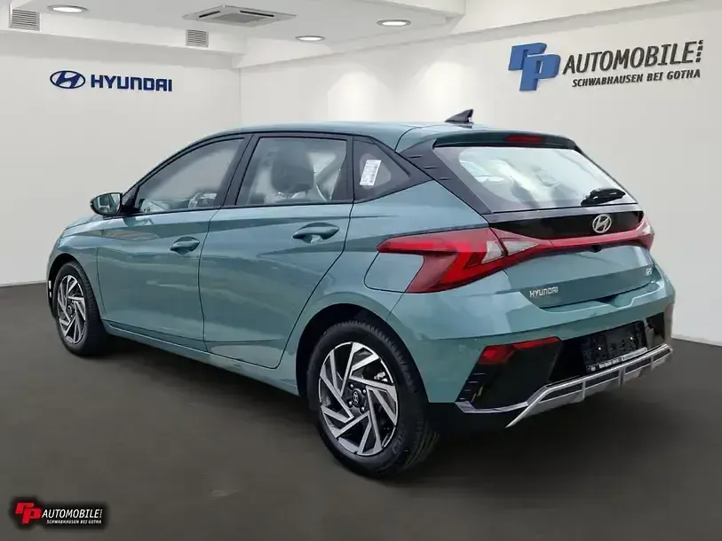 Gebraucht Hyundai i20 Trend 101 PS (74 kW) 2024 Grün Kleinwagen