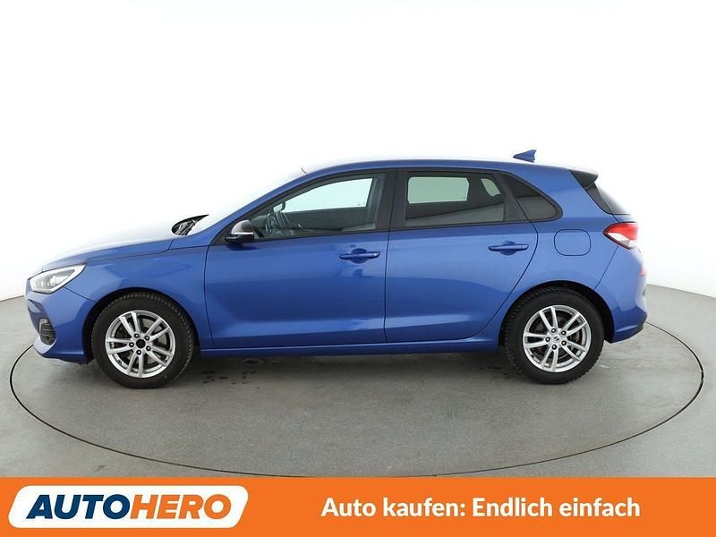 Gebraucht Hyundai i30 Passion Plus 140 PS (102 kW) 2019 Blau Limousine