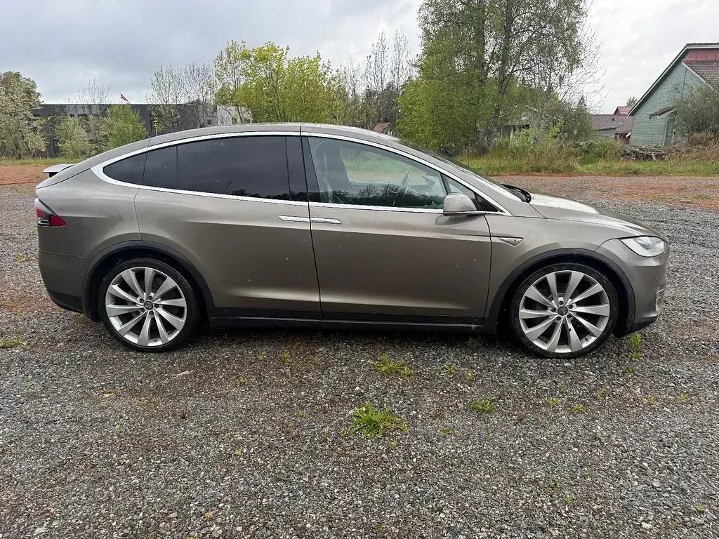 Occasion Tesla Model X 306 kW (417 ch) 2016 Beige SUV