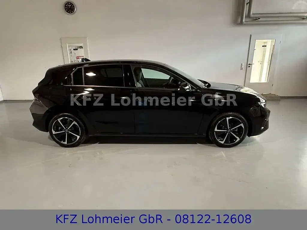 Neu Opel Astra 131 PS (96 kW) 2025 Karbon schwarz metallic Kleinwagen