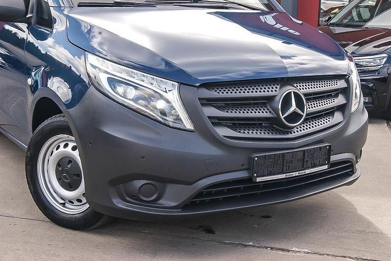 Gebraucht Mercedes Vito 136 PS (100 kW) 2016 Navyblau Van