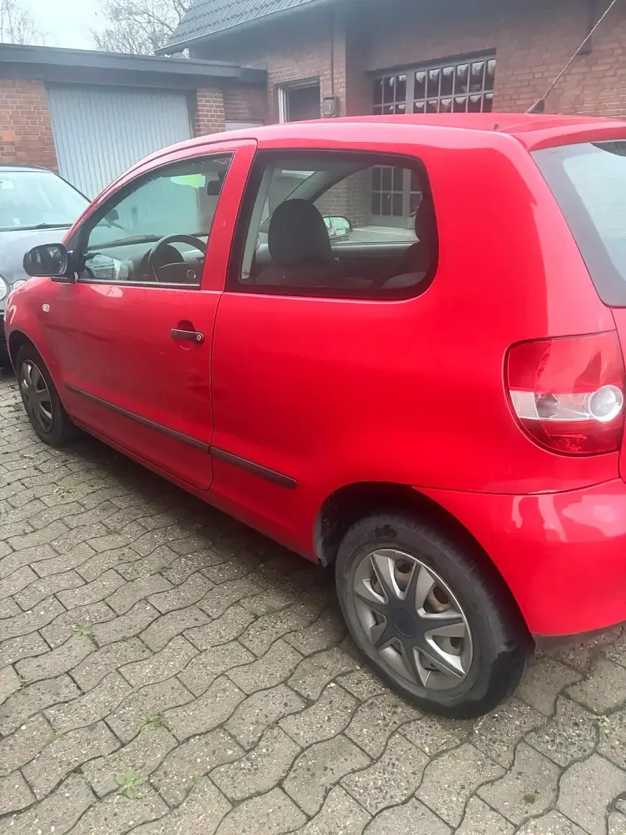 Używany VW Fox 55 KM (40 kW) 2007 Czerwony Hatchback