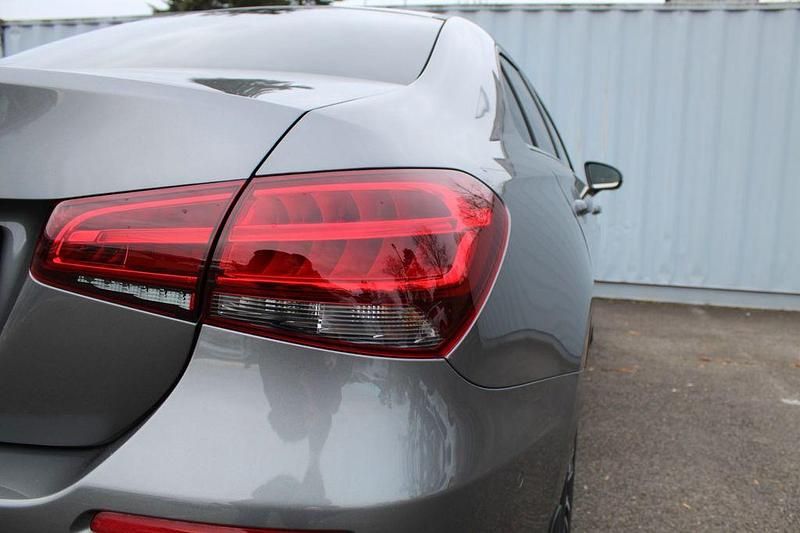 Gebraucht Mercedes A200 Style 163 PS (119 kW) 2022 Grau Limousine