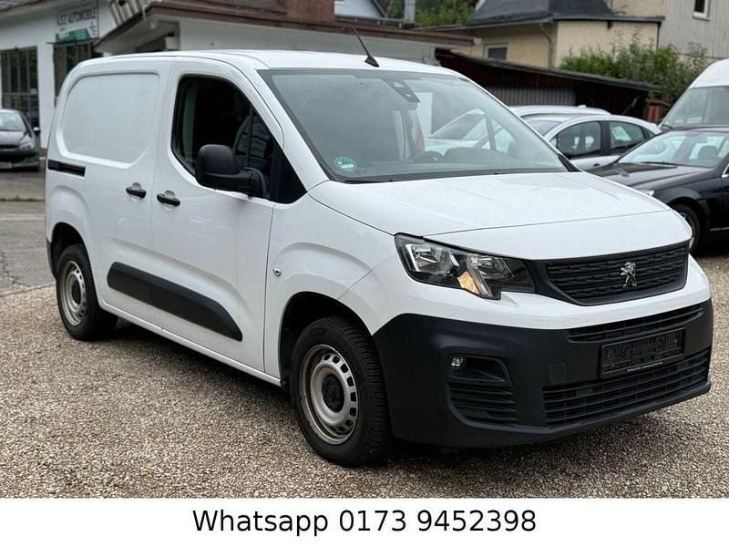 Gebraucht Peugeot Partner 102 PS (75 kW) 2021 Weiß Van / Kleinbus