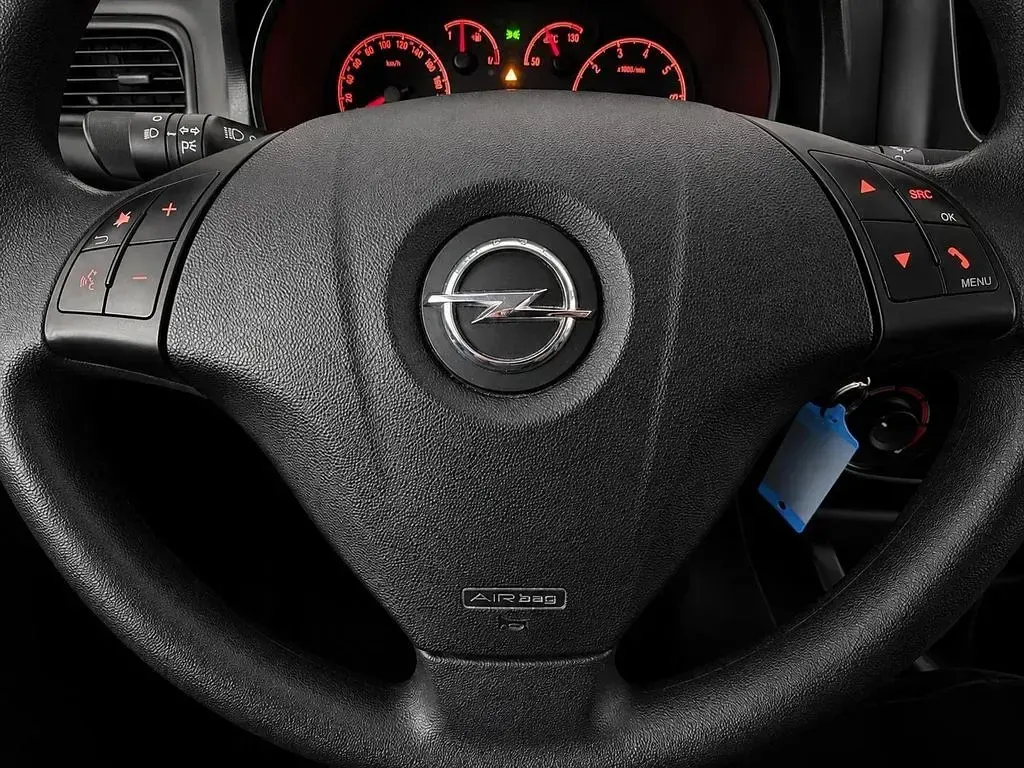 Gebraucht Opel Combo 95 PS (69 kW) 2018 Weiß Van / Kleinbus