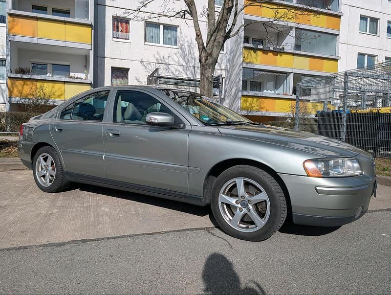 Gebraucht Volvo S60 140 PS (102 kW) 2006 Silber Limousine