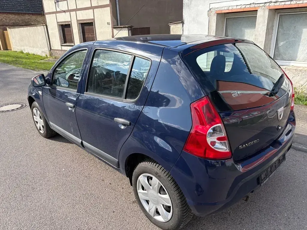 Gebraucht Dacia Sandero 75 PS (55 kW) 2011 Blau Limousine