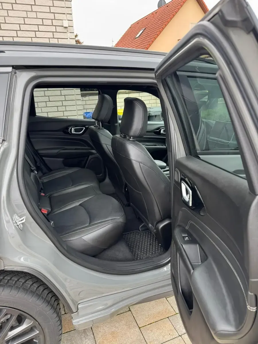 Gebraucht Jeep Compass 150 PS (110 kW) 2021 Grau SUV