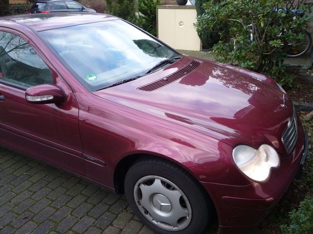 Gebraucht Mercedes C180 129 PS (94 kW) 2001 Rot Limousine