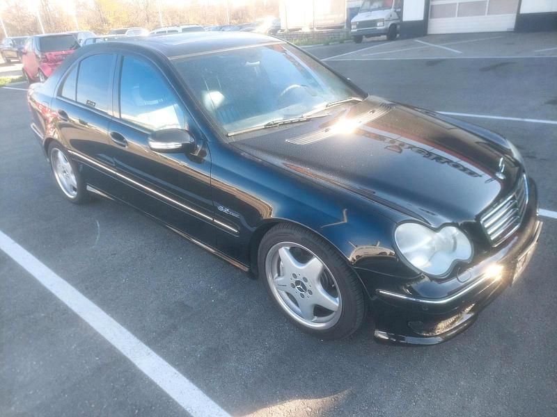 Schwarz Gebraucht 2003 Mercedes C32 AMG AMG Limousine | 9.990 € (Etwas zu teuer) - Bild 1/4