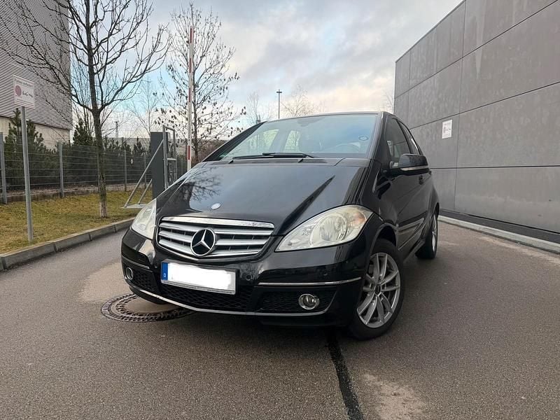 Gebraucht Mercedes A180 109 PS (80 kW) 2010 Schwarz Kleinwagen
