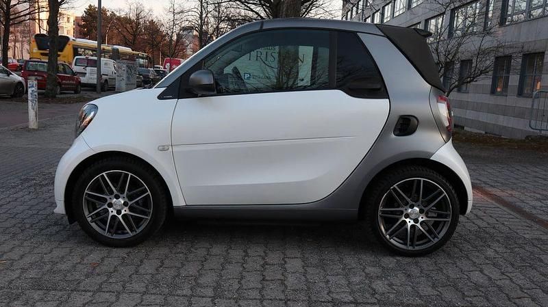 Gebraucht Smart ForTwo Cabrio Brabus 109 PS (80 kW) 2018 Titania grey Cabrio