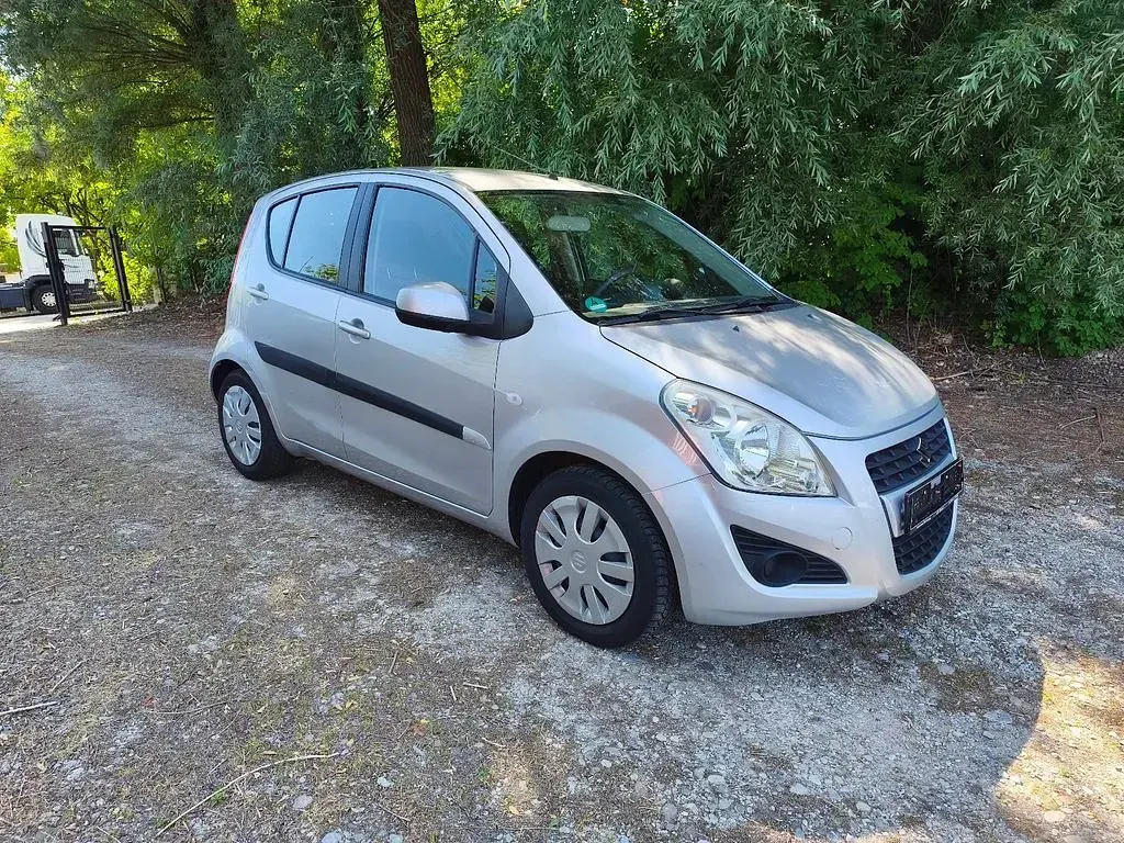 Gebraucht Suzuki Splash 94 PS (69 kW) 2012 Silber Kleinwagen