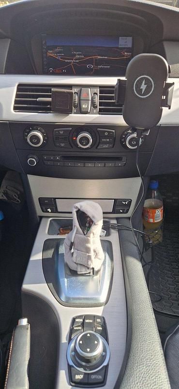 Gebraucht BMW 523 190 PS (139 kW) 2009 Silber Limousine