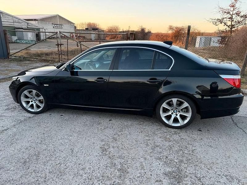 Gebraucht BMW 525 197 PS (144 kW) 2007 Schwarz Limousine
