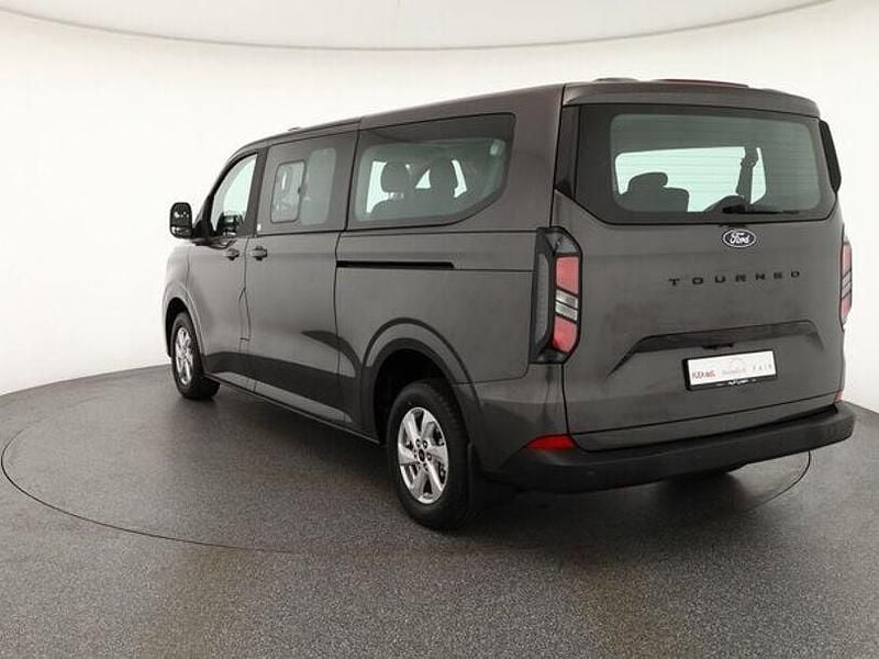 Gebraucht Ford Tourneo 136 PS (100 kW) 2025 Magneticgraumet. Van / Kleinbus