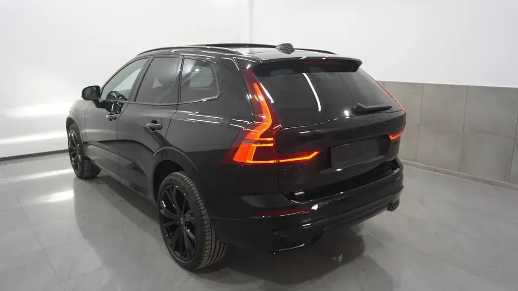 Gebraucht Volvo XC60 Plus 250 PS (183 kW) 2025 Schwarz SUV