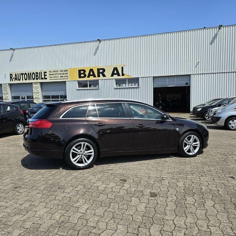 Braun Gebraucht 2011 Opel Insignia OPC Limousine | 3.350 € (Superpreis) - Bild 1/4