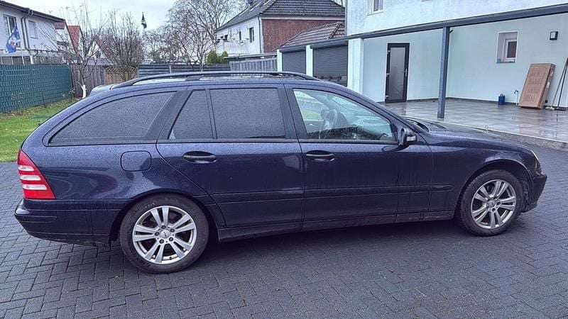 Blau Gebraucht 2004 Mercedes C180 Kombi | 1.000 € (Superpreis) - Bild 1/4
