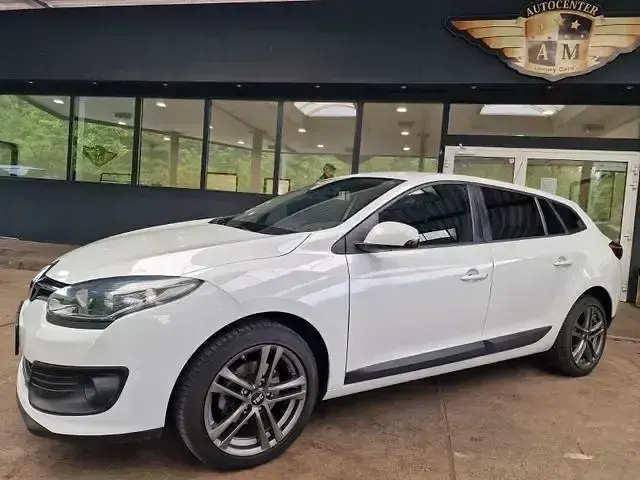Gebraucht Renault Mégane Authentique 110 PS (80 kW) 2014 Weiß Limousine