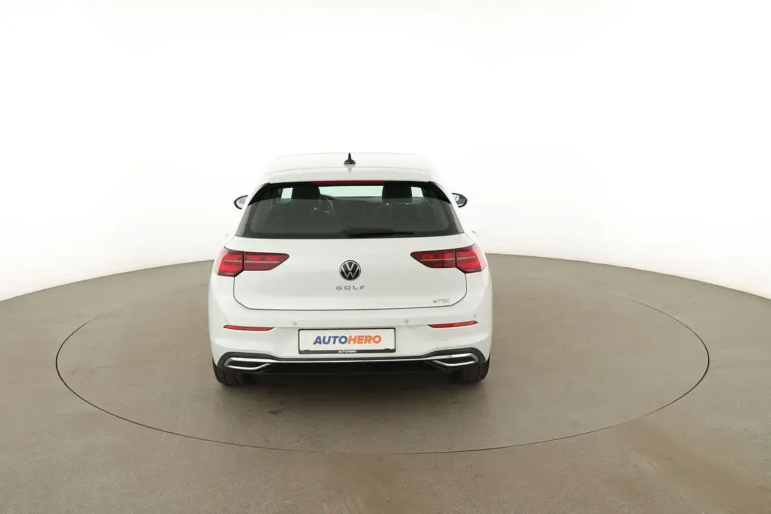 Gebraucht VW Golf VIII Style 2020 Weiß Limousine