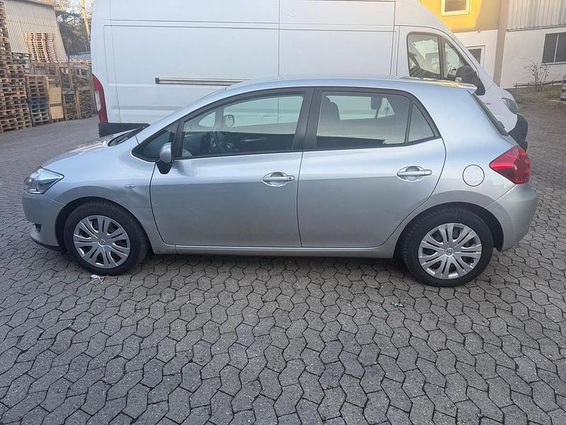 Gebraucht Toyota Auris 97 PS (71 kW) 2007 Silber Limousine