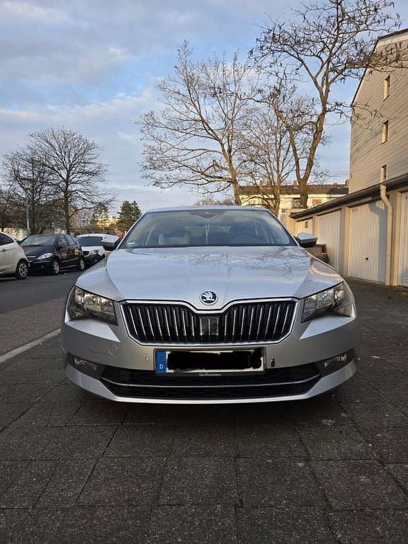 Gebraucht Skoda Superb Ambition 150 PS (110 kW) 2017 Silber Limousine
