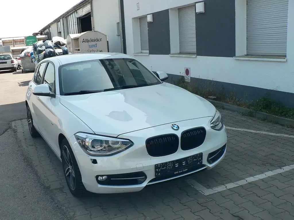 Gebraucht BMW 116 Advantage 136 PS (100 kW) 2014 Weiß Kleinwagen