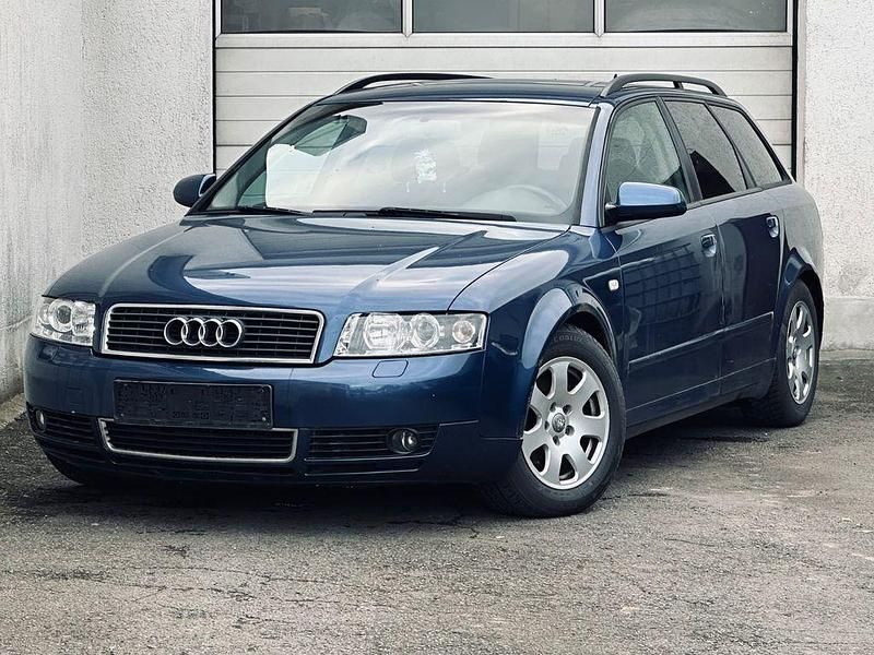 Blau Gebraucht 2003 Audi A4 Limousine | 1.490 € (Guter Preis) - Bild 1/4