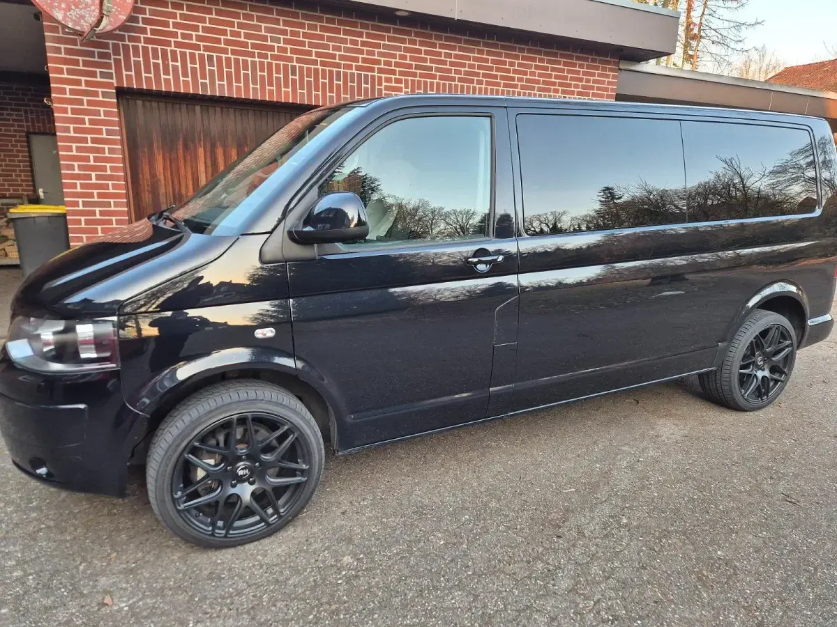 Gebraucht VW Multivan 180 PS (132 kW) 2013 Schwarz Van / Kleinbus