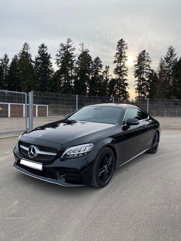 Schwarz Gebraucht 2019 Mercedes C200 Coupé | 27.000 € (Fairer Preis) - Bild 1/4