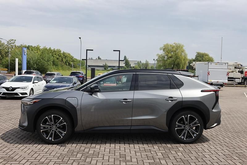 Gebraucht Toyota bZ4X Basis 160 kW (218 PS) 2022 Silber SUV