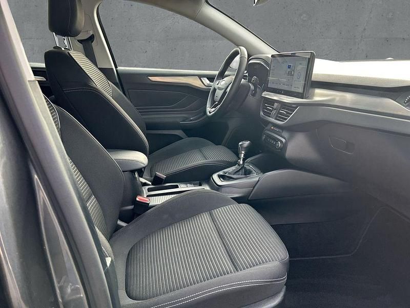 Gebraucht Ford Focus Titanium 125 PS (91 kW) 2023 Grau Limousine