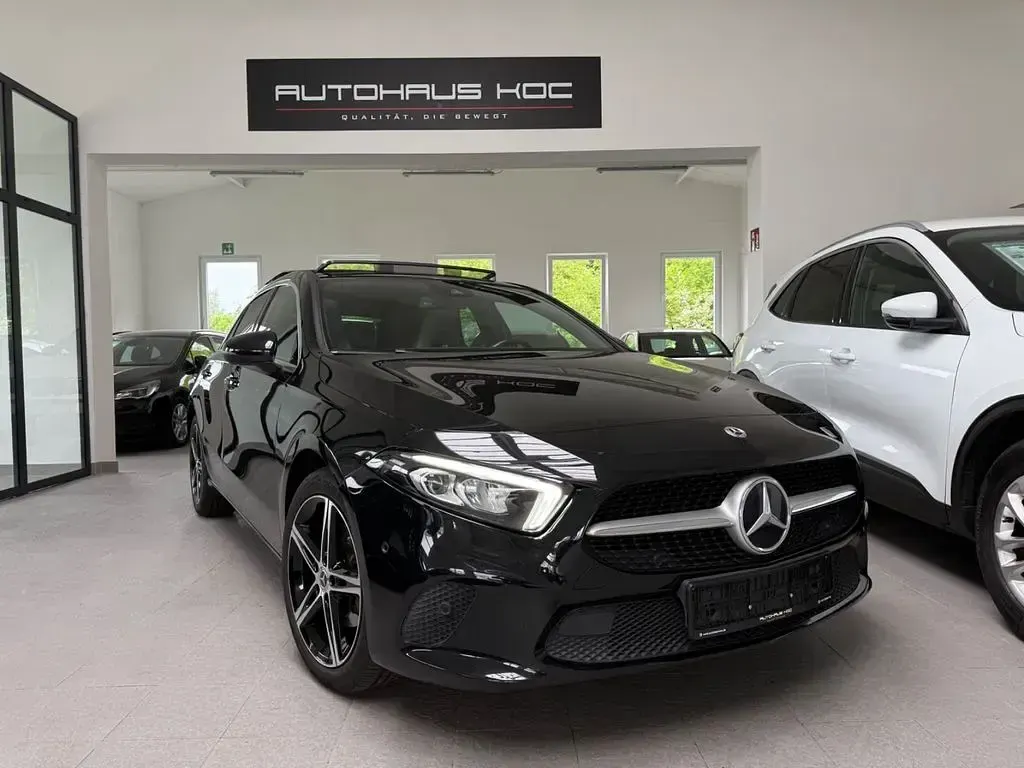 Gebraucht Mercedes A200 Progressive 150 PS (110 kW) 2022 Schwarz Limousine