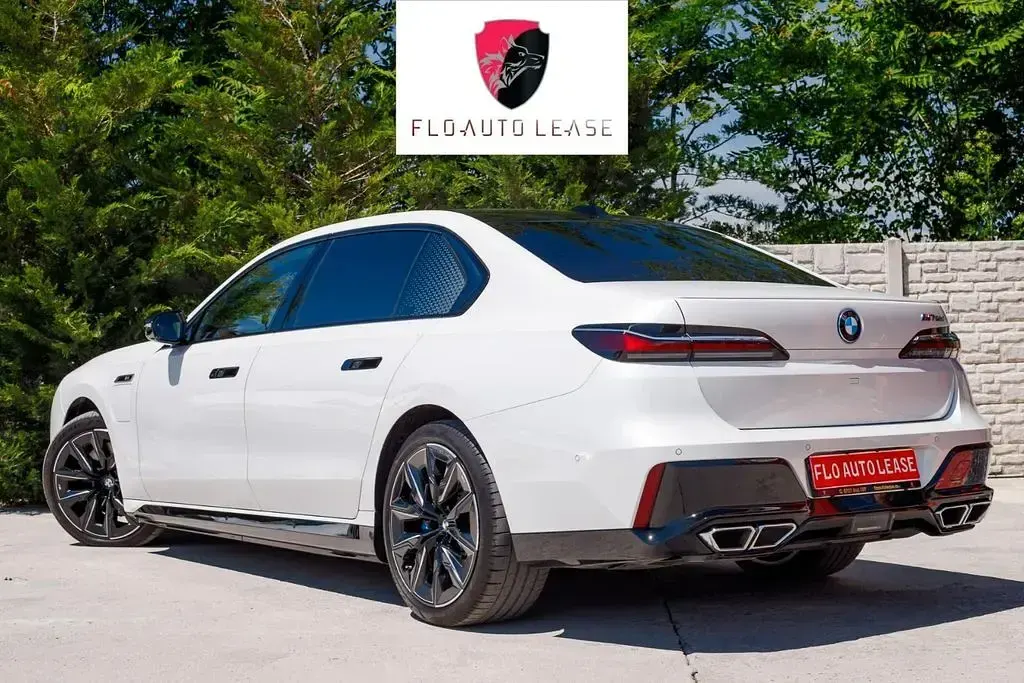 Gebraucht BMW M760e 381 PS (280 kW) 2023 Weiß Limousine