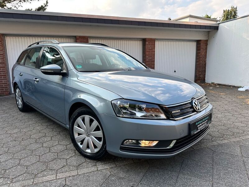 Grau Gebraucht 2011 VW Passat Trendline Kombi | 4.450 € (Guter Preis) - Bild 1/4