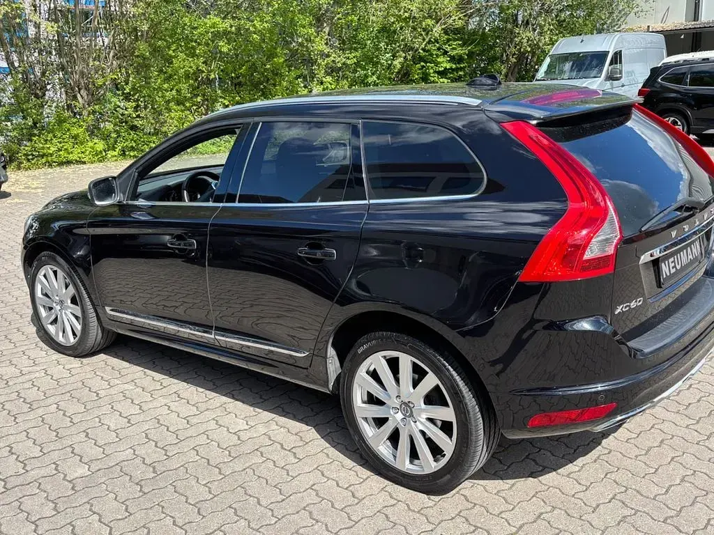 Gebraucht Volvo XC60 Kinetic 190 PS (139 kW) 2017 Onyx black / metallic SUV