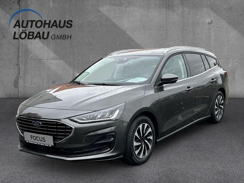 Neu Ford Focus Titanium 125 PS (91 kW) 2025 Grau Limousine