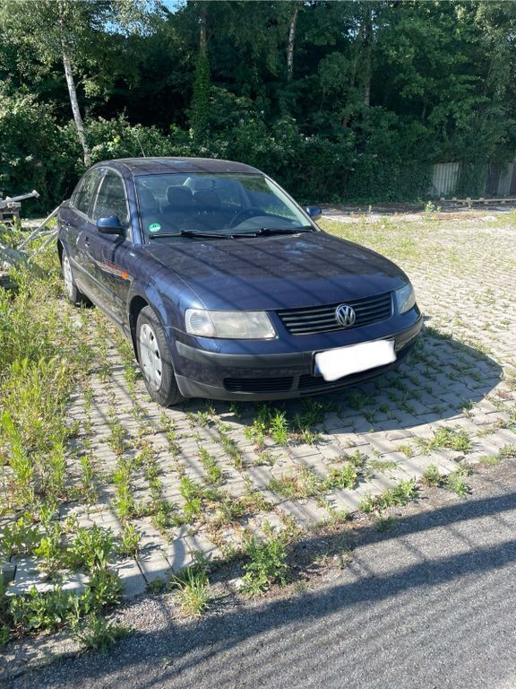 Schwarz Gebraucht 1997 VW Passat Limousine | 1.000 € (Fairer Preis) - Bild 1/4