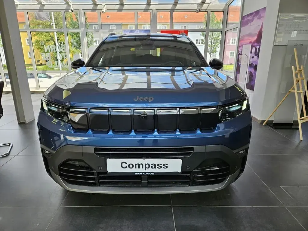 Neu Jeep Compass 145 PS (106 kW) 2026 Blau SUV