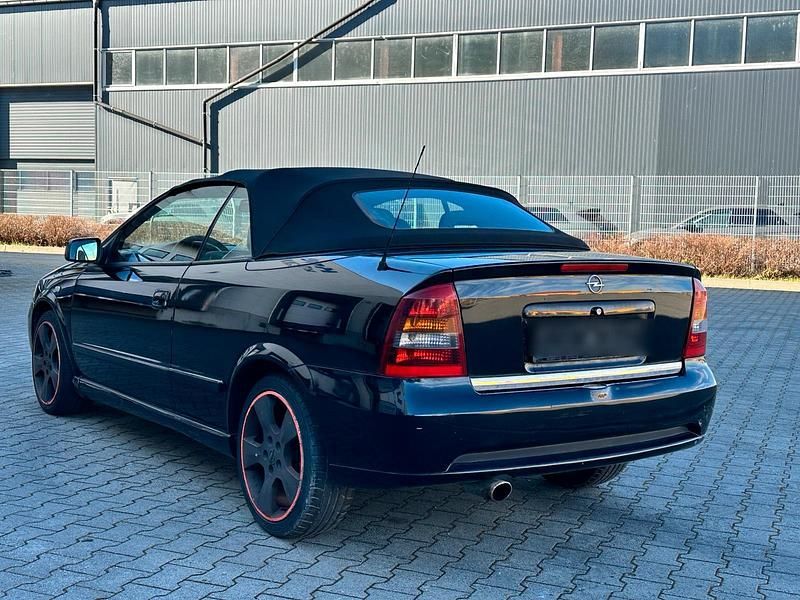 Gebraucht Opel Astra Cabriolet 125 PS (91 kW) 2004 Schwarz Cabrio