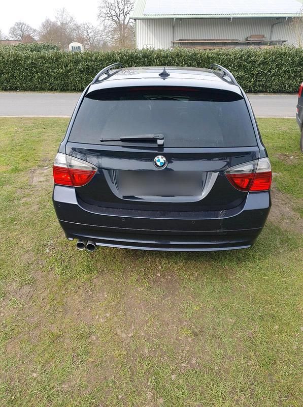 Gebraucht BMW 330 230 PS (169 kW) 2005 Blau Kombi