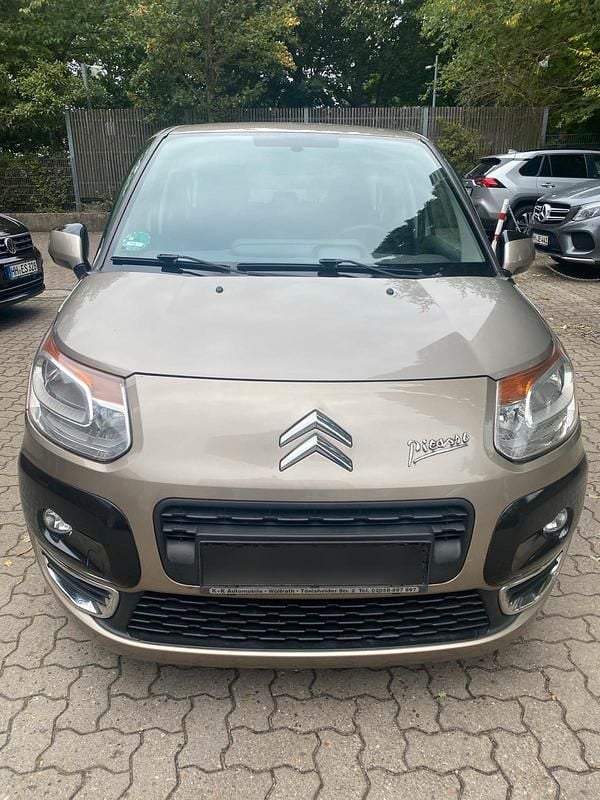 Gelb Gebraucht 2010 Citroën C3 Picasso Van / Kleinbus | 2.950 € (Fairer Preis) - Bild 1/4