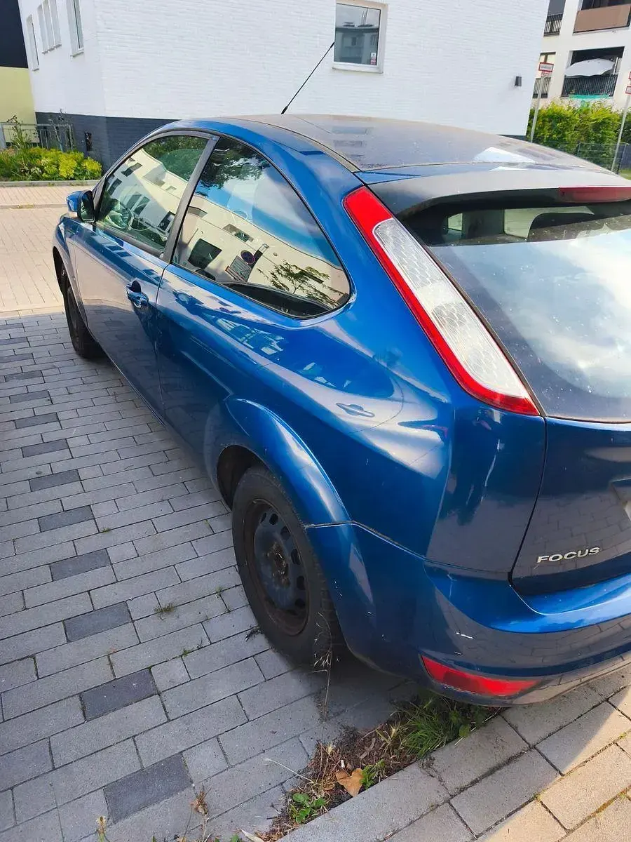 Gebraucht Ford Focus 101 PS (74 kW) 2009 Blau Limousine