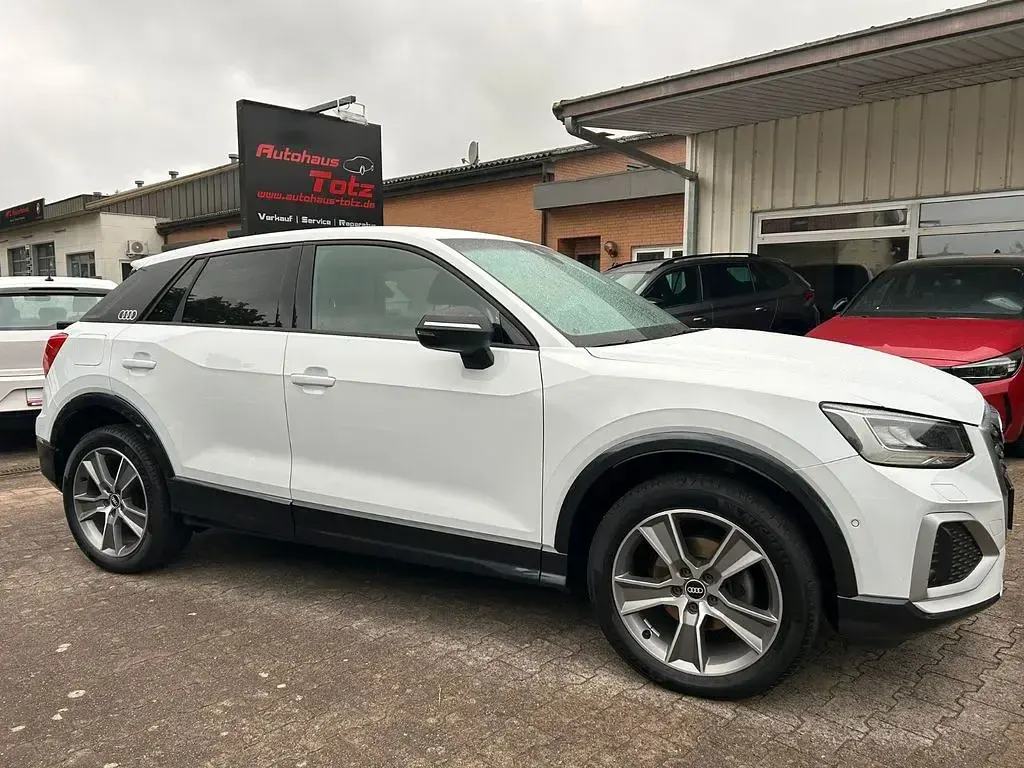 Gebraucht Audi Q2 Advanced Plus 150 PS (110 kW) 2021 Weiß SUV