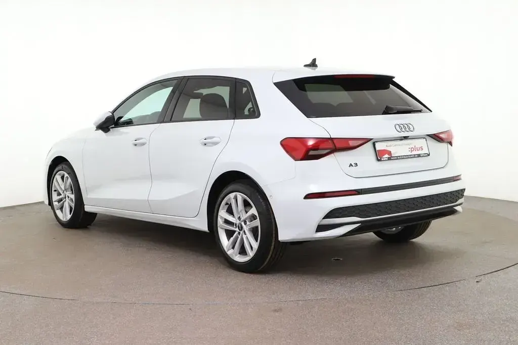 Gebraucht Audi A3 Advanced 150 PS (110 kW) 2025 Gletscherweiß metallic Limousine
