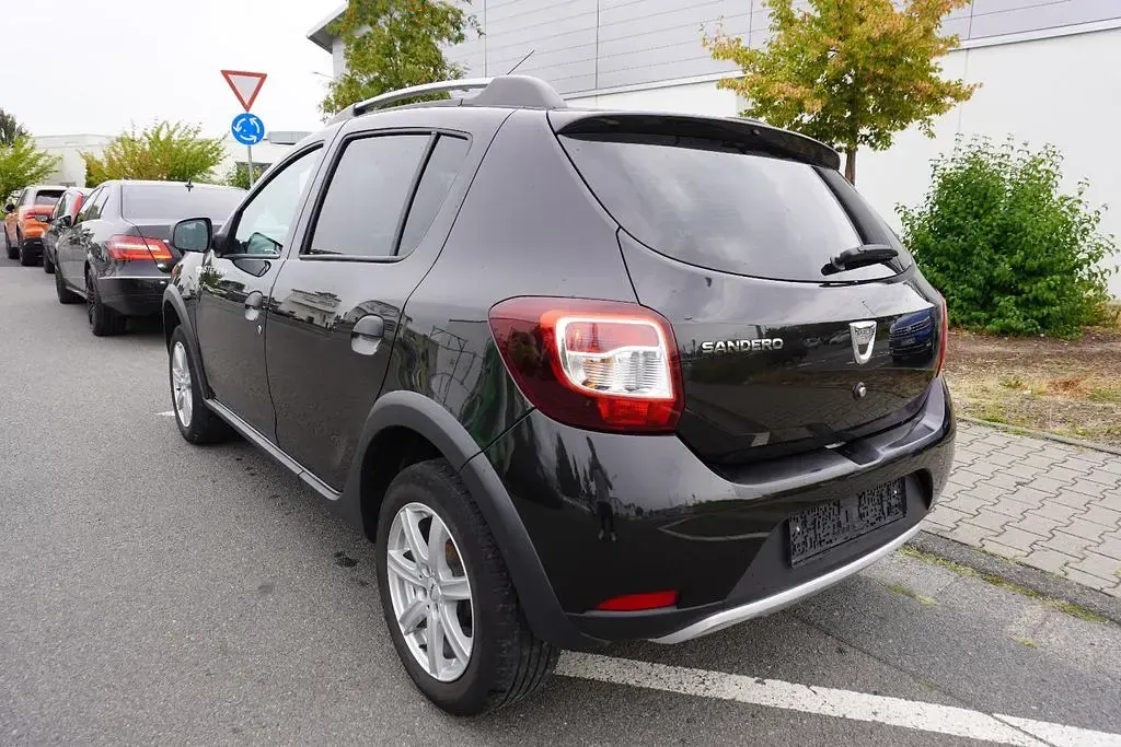 Gebraucht Dacia Sandero Prestige 90 PS (66 kW) 2014 Schwarz SUV