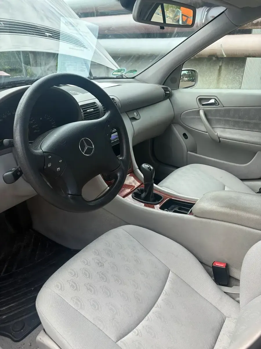 Gebraucht Mercedes C220 150 PS (110 kW) 2000 Andere farben Limousine