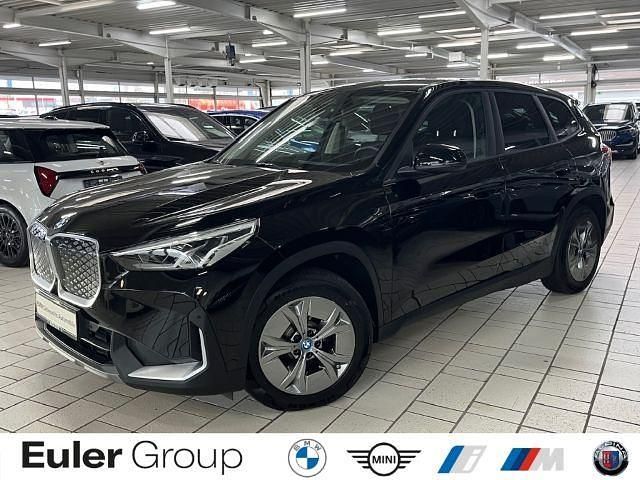 Schwarz ii Gebraucht 2023 BMW iX1 Performance SUV | 33.899 € (Superpreis) - Bild 1/3