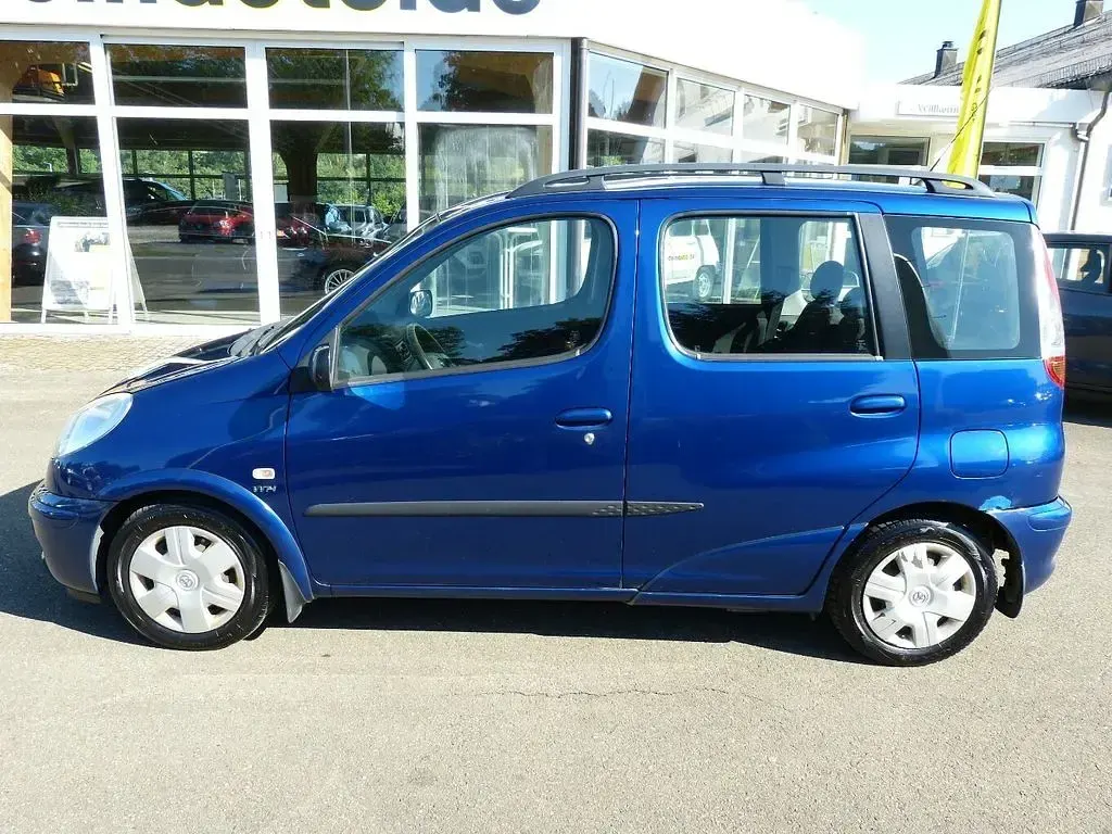 Gebraucht Toyota Yaris Verso Sol 84 PS (61 kW) 2006 Blau Van / Kleinbus
